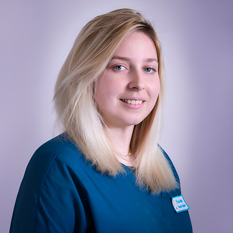 Dr Vétérinaire Nina Marion